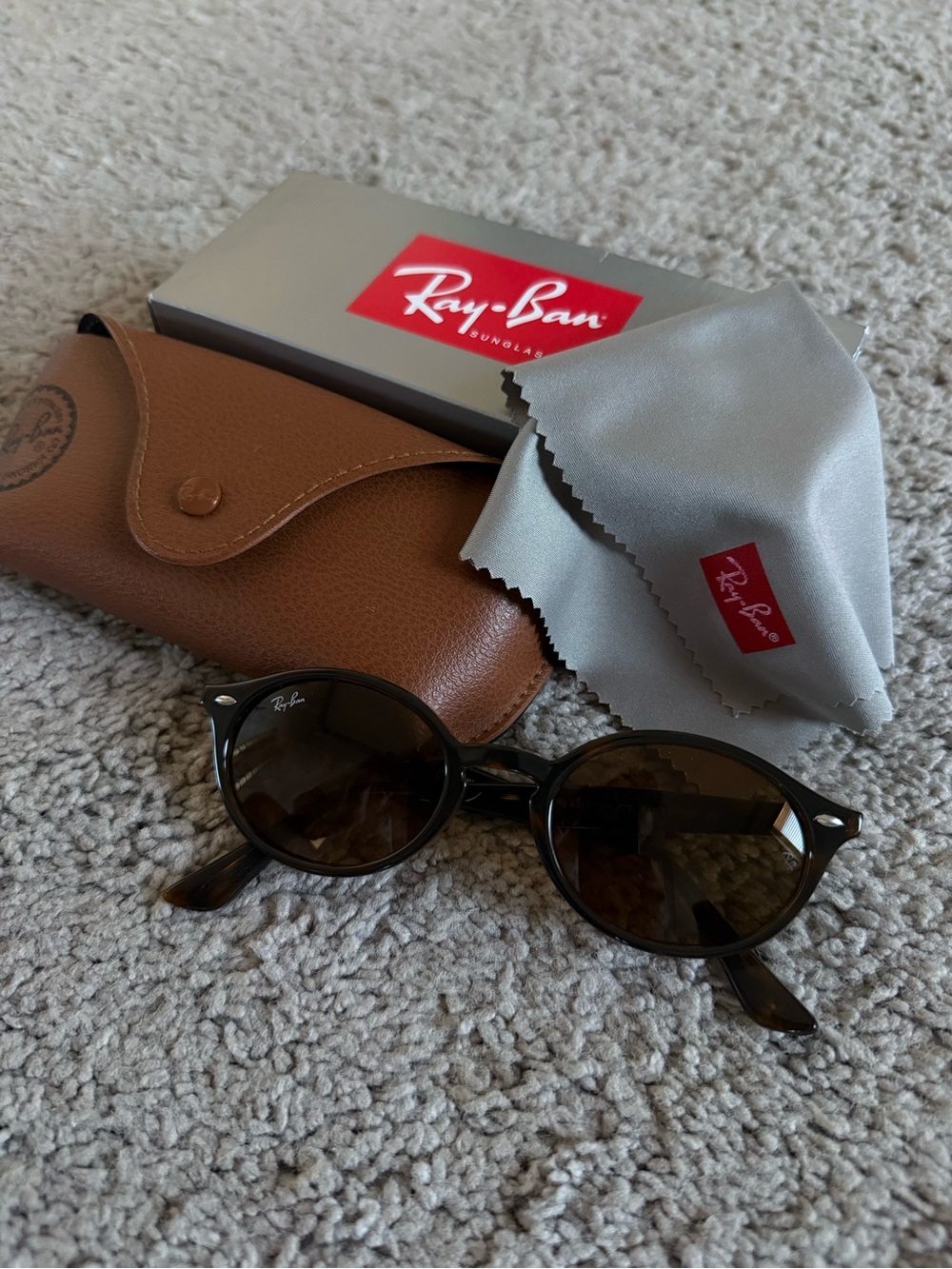 Ray-Ban Tortoiseshell Brown Frame Sunglasses - Picture 2 of 5